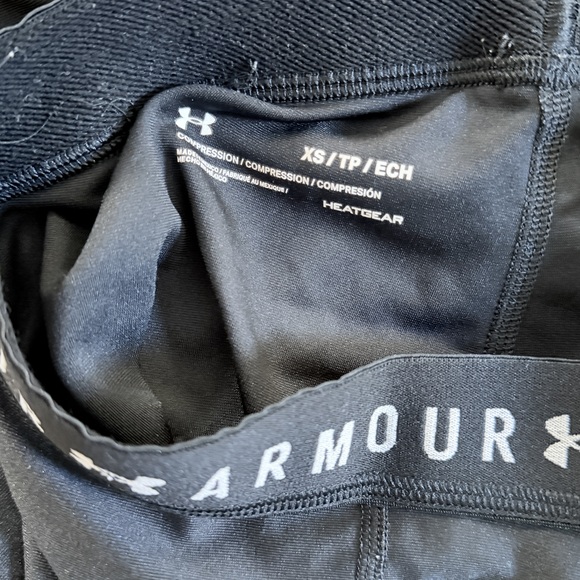 Under Armour Women's HeatGear Compression Shorts xs black workout gym shorts - Picture 3 of 6